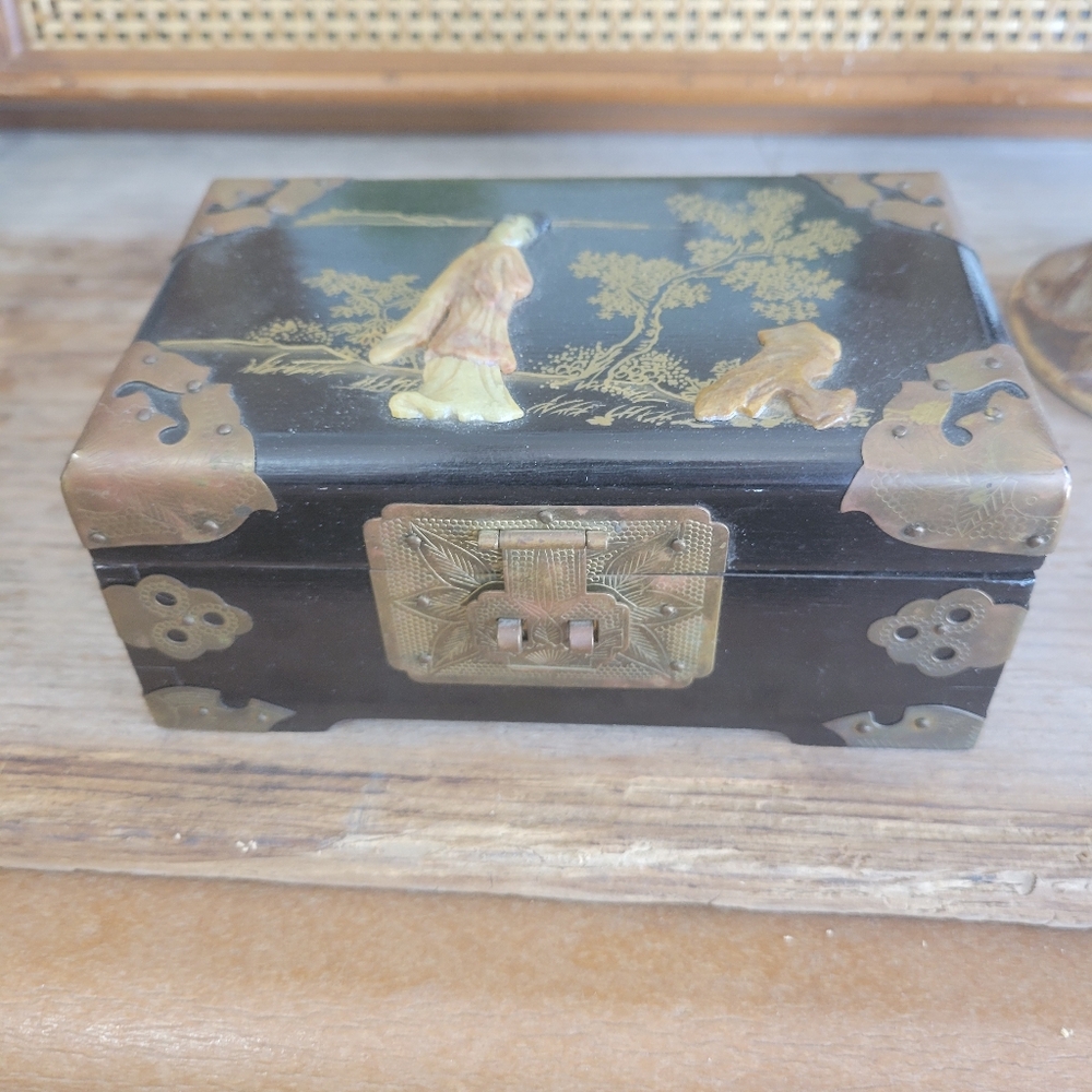 Elegant Black and Gold Decorative Box